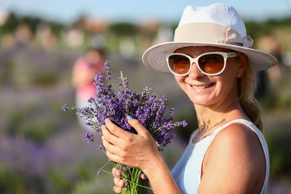 Elkezdődött a Levendulafesztivál Tihanyban - szüreteltünk az Öreg-Levendulásban Elkezdődött a Levendulafesztivál Tihanyban - szüreteltünk az Öreg-Levendulásban