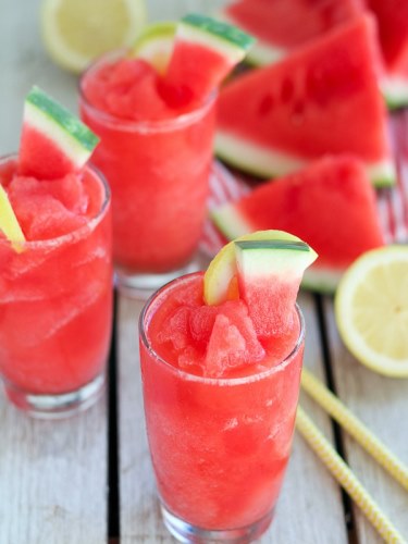 3 nyári gyümölcsös és alkoholmentes koktél 3 nyári gyümölcsös és alkoholmentes koktél