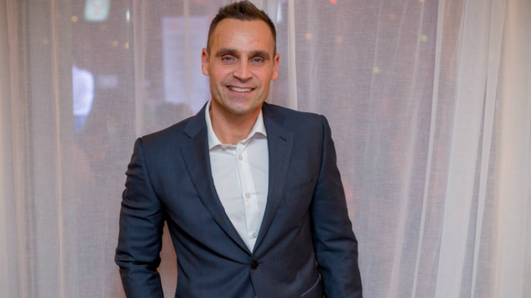 Katus Attilánál 21 évvel fiatalabb a szerelme