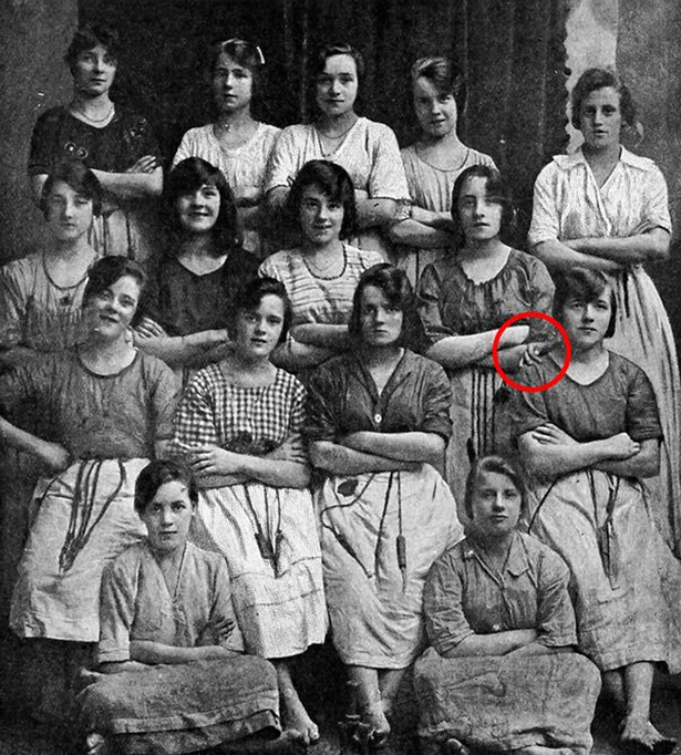 Hátborzongató részletet fedeztek fel a 116 éves képen