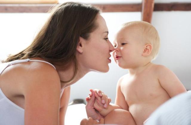 Nyugtató mondókák hasfájós babáknak