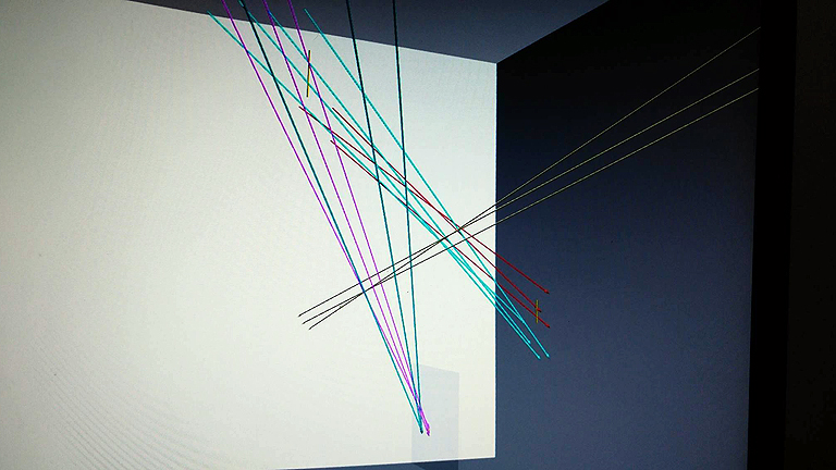 A HemoSpat a fotók alapján megállapítja a vérnyomok keletkezési helyét és a becsapódás irányát (Kép: BSZKI)