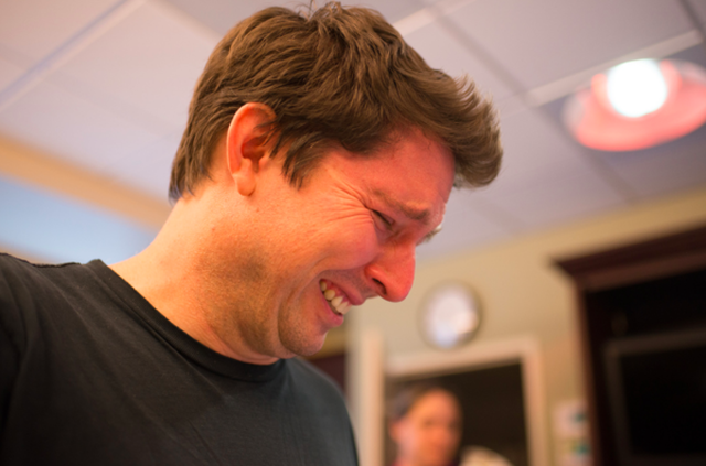 Egy anyuka, aki végig fotózta a saját vajúdását és szülését Egy anyuka, aki végig fotózta a saját vajúdását és szülését