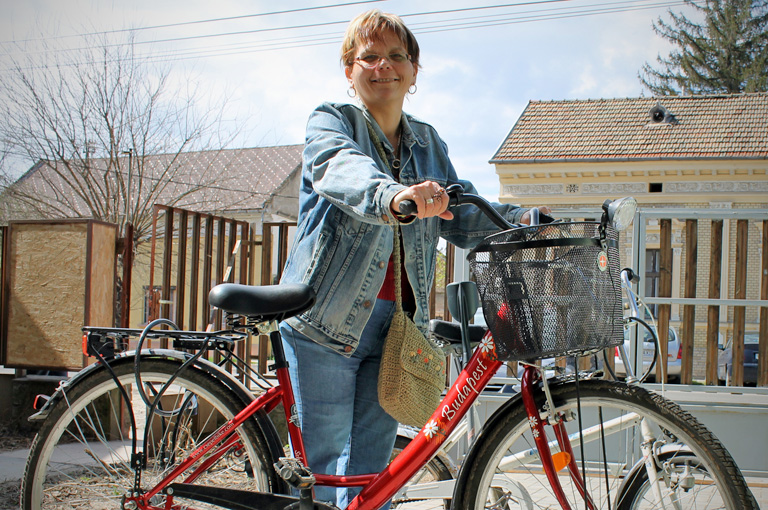 A 13 éves lányom ápol, szeretném visszaadni a gyerekkorát