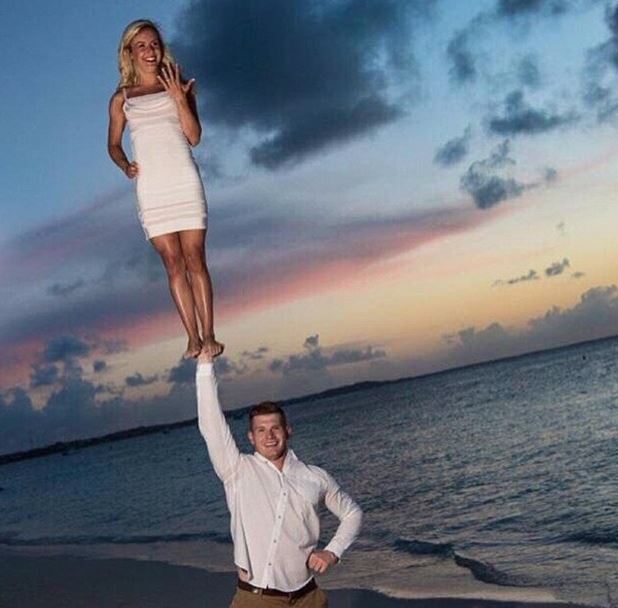 Igazi, vagy photoshop? Ez az eljegyzési fotó osztja meg az internetet 