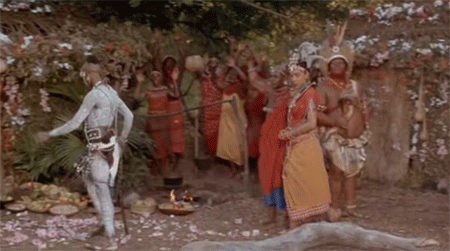 Izzadságszagú alma és szerelemkanál: furcsa udvarlási szokások a történelemben