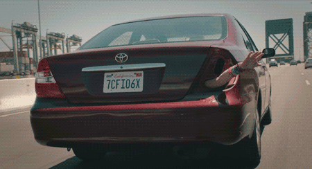 Izzadságszagú alma és szerelemkanál: furcsa udvarlási szokások a történelemben