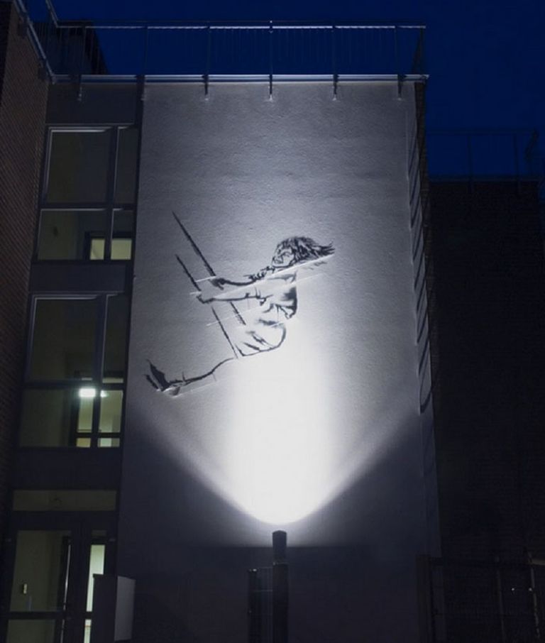 Ezek a festmények csak megfelelő körülmények között láthatók Ezek a festmények csak megfelelő körülmények között láthatók