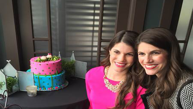 Percre pontosan ugyanakkor szültek az egypetéjű ikrek