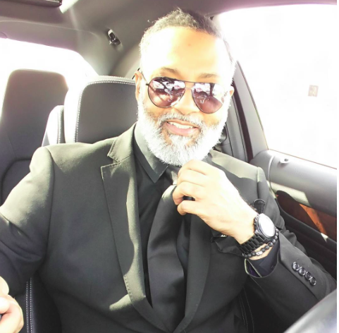 Megőrül az internet az 54 éves nagypapáért