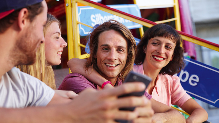 Maxold ki a partyt! Mit mond a net?