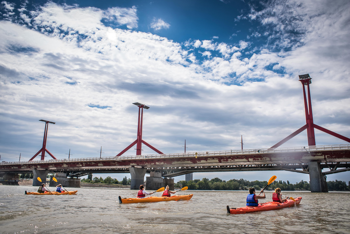 Így látod Budapestet egy kajakból - különleges dunai túrán jártunk Így látod Budapestet egy kajakból - különleges dunai túrán jártunk