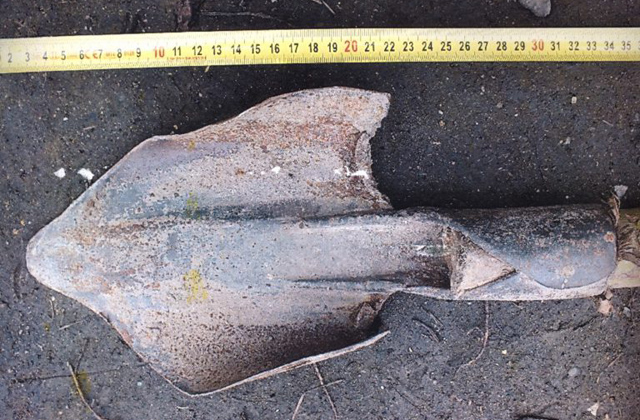 Ásóval ütötte a bácsit a drogos