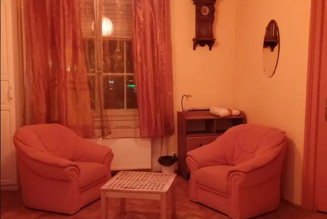 A 10 legfurcsább kiadó budapesti lakás az Airbnb-n A 10 legfurcsább kiadó budapesti lakás az Airbnb-n