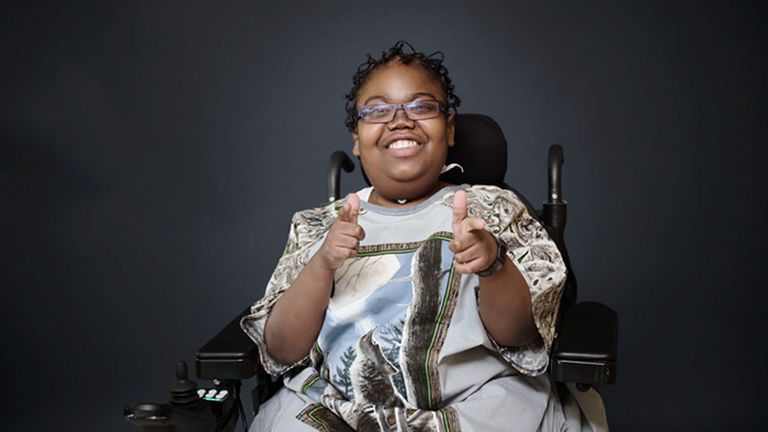 Menő kórházi ruhákat kaptak súlyosan beteg gyerekek