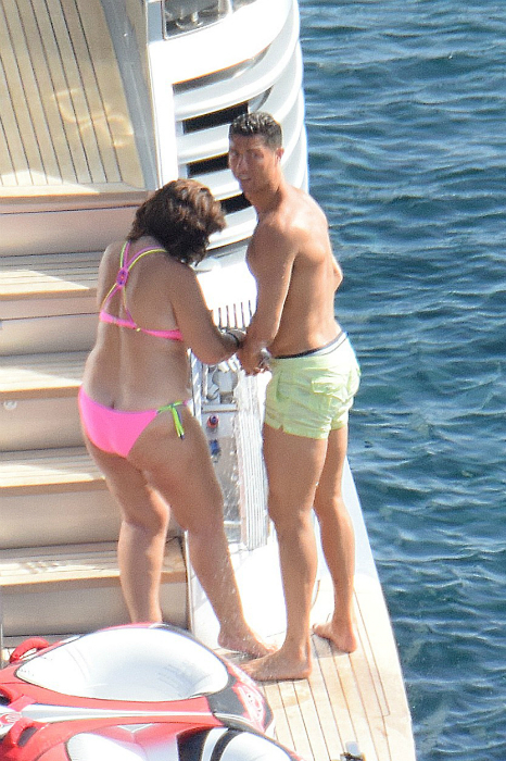 Nem csak a fiát vitte Cristiano Ronaldo a családi nyaralásra