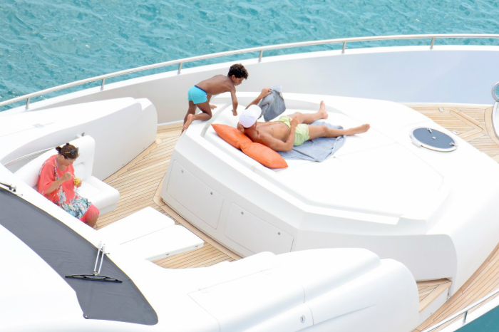 Nem csak a fiát vitte Cristiano Ronaldo a családi nyaralásra