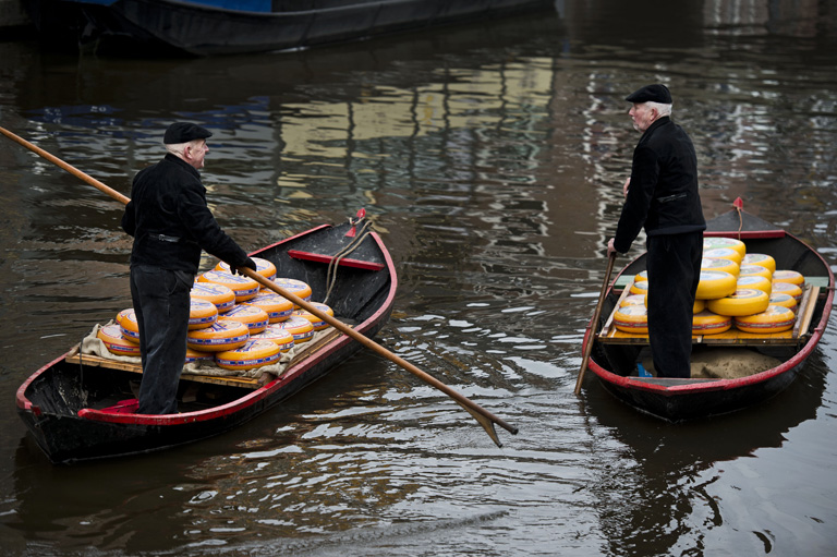 Sajtországban gurul a sajt: Hollandia és a híres sajtpiacok
