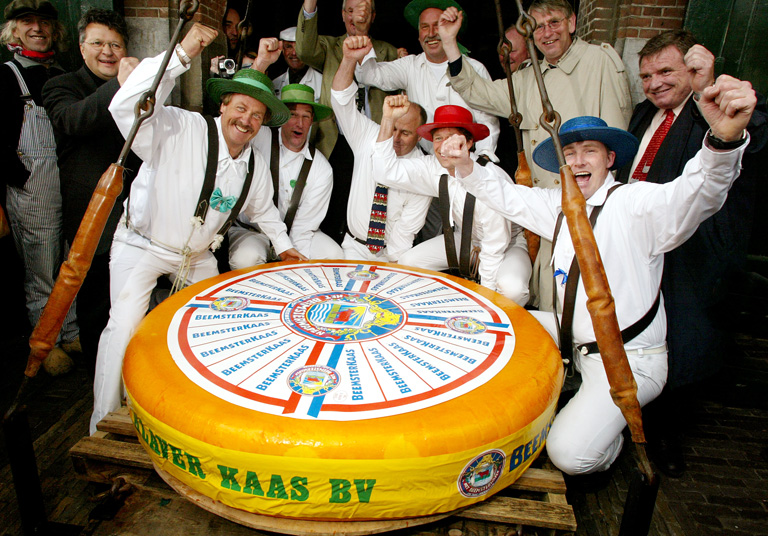 Sajtországban gurul a sajt: Hollandia és a híres sajtpiacok