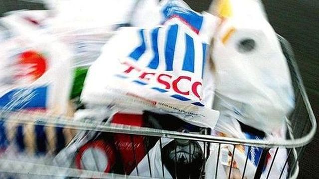 Főnököket rúg ki a Tesco