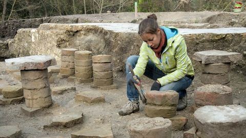 A kép illusztráció, egy szőnyi (Brigetio) ásatáson készült
