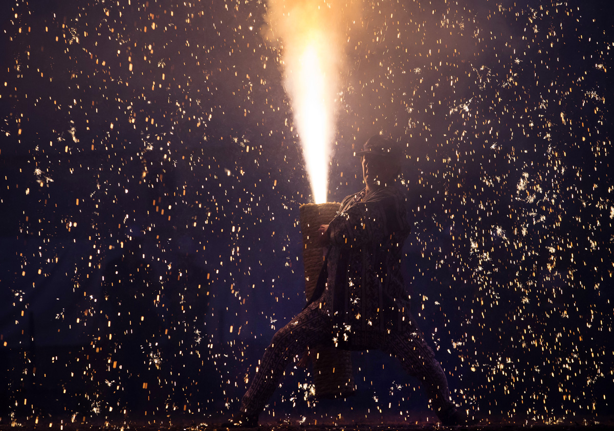 15 fotó japán egyik leglátványosabb tűzijáték fesztiváljáról, a Tezutsu Hanabiról 15 fotó japán egyik leglátványosabb tűzijáték fesztiváljáról, a Tezutsu Hanabiról