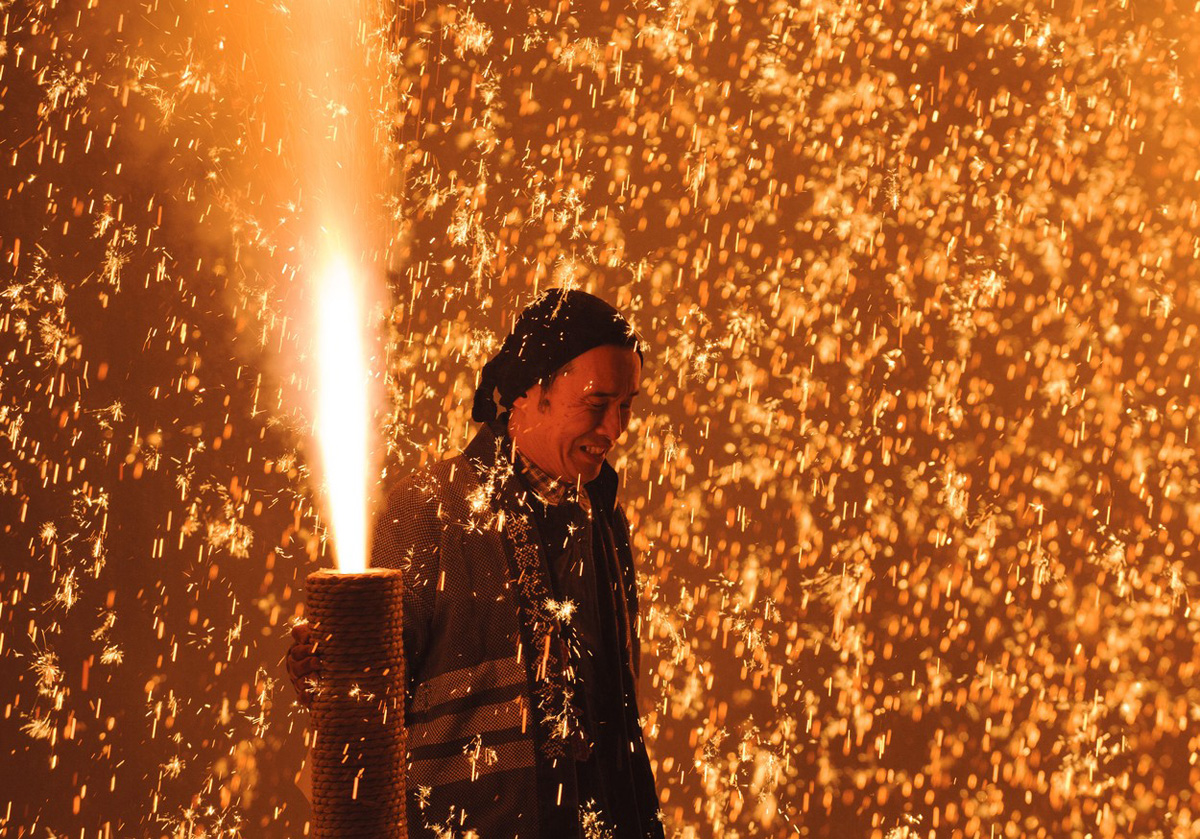 15 fotó japán egyik leglátványosabb tűzijáték fesztiváljáról, a Tezutsu Hanabiról 15 fotó japán egyik leglátványosabb tűzijáték fesztiváljáról, a Tezutsu Hanabiról