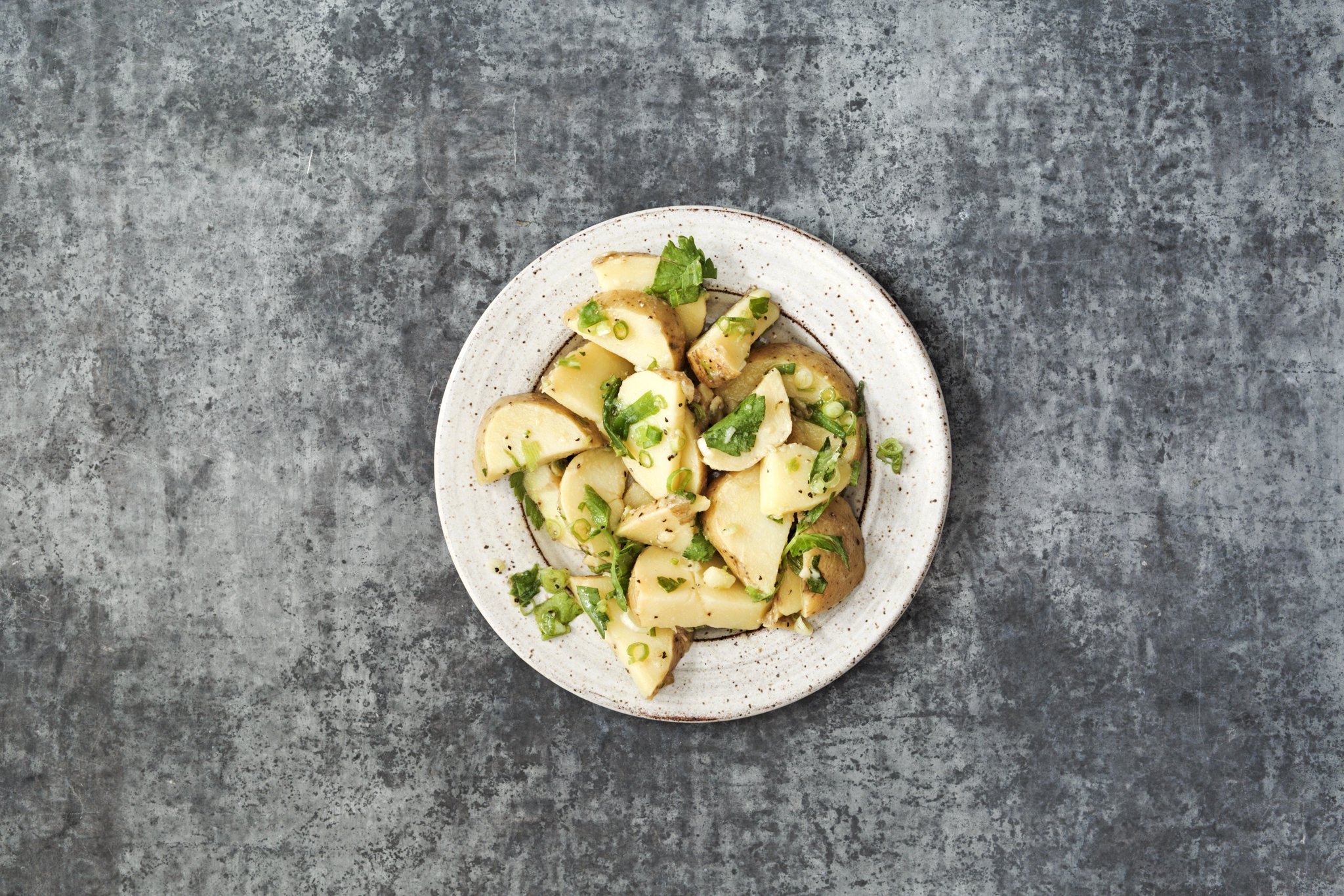 Készíts szívbarát, görög krumplisalátát!