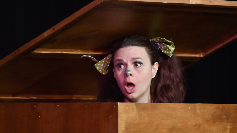 1 árva, 3 menyasszony, 99 variáció