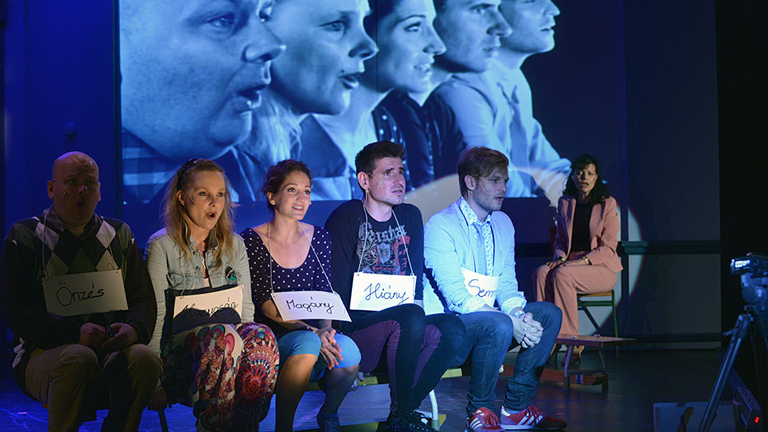 1 árva, 3 menyasszony, 99 variáció