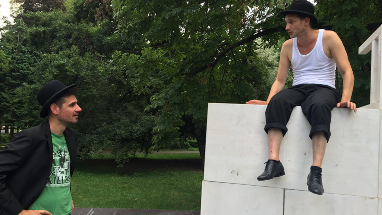 1 árva, 3 menyasszony, 99 variáció