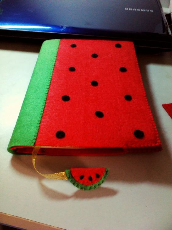 Dinnyés huzatok, párnák után van dinnyés notesz is