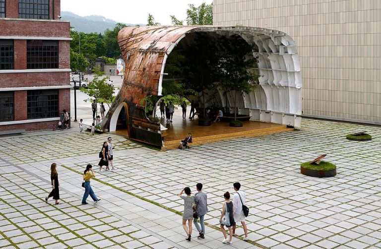 Újrahasznosítás, sokadik szint: tankerből pavilont