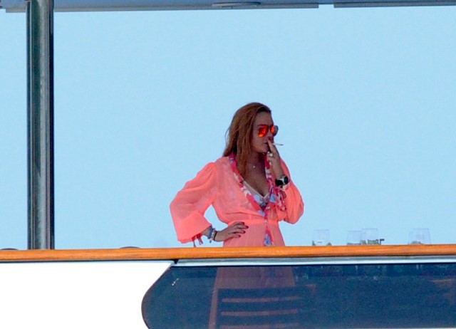 A dohányzás árt a babának és a mamának is.