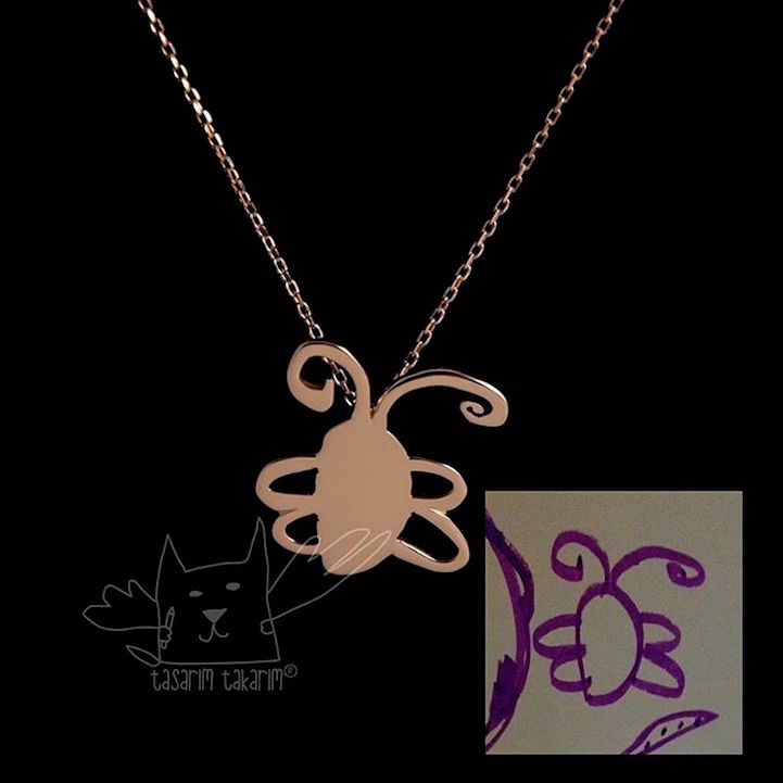 Gyerekek rajzaiból készítenek egyedi ékszereket