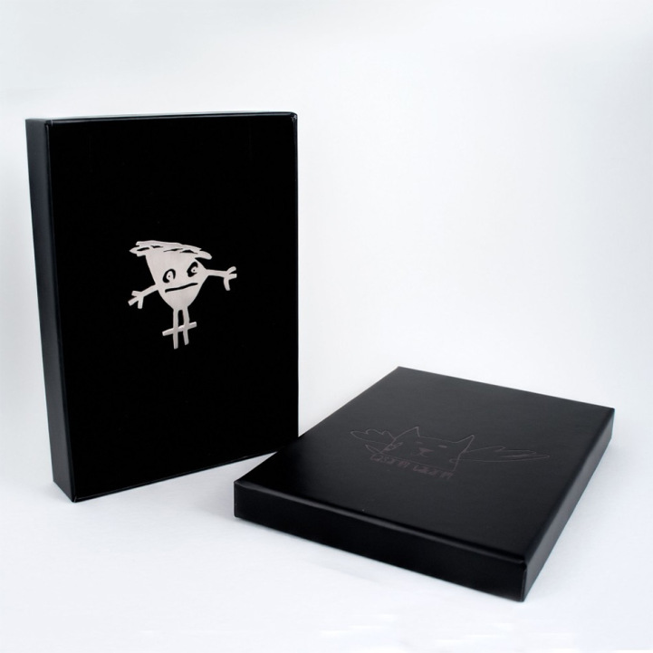 Gyerekek rajzaiból készítenek egyedi ékszereket