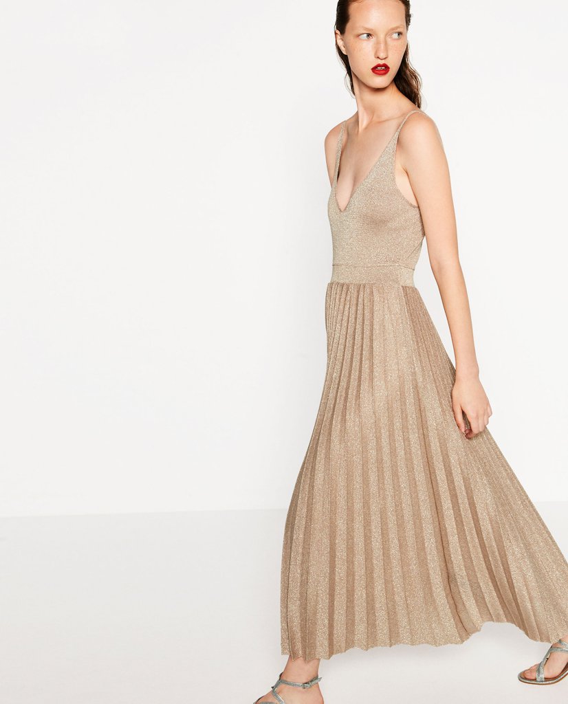 Találd meg a legstílusosabb esküvői-vendég ruhát a horoszkópod segítségével!