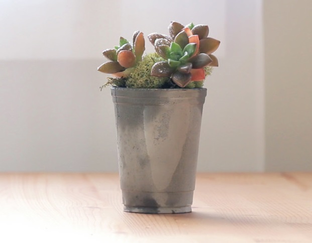 Neked is lehet szupertrendi, betonból készült kaspód!