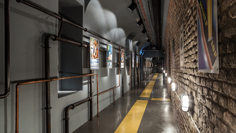 Ma macsó szakma, pedig évezredekig nők végezték. Mi az?