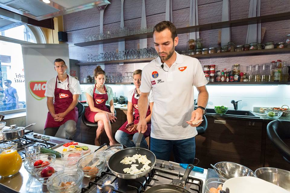 Olimpikonok reggelije