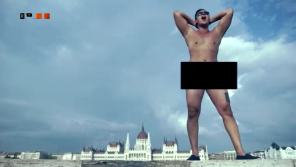 Aurelio meghimbálta a nyílt utcán a ValóVilág kisfilmben