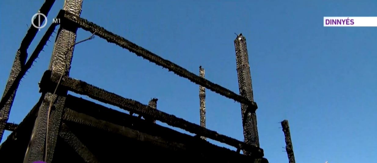 Lángolt a kilátó Dinnyésen