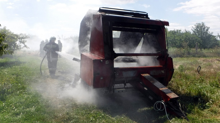 Katasztrófát előztek meg a siófoki tűzoltók - fotók