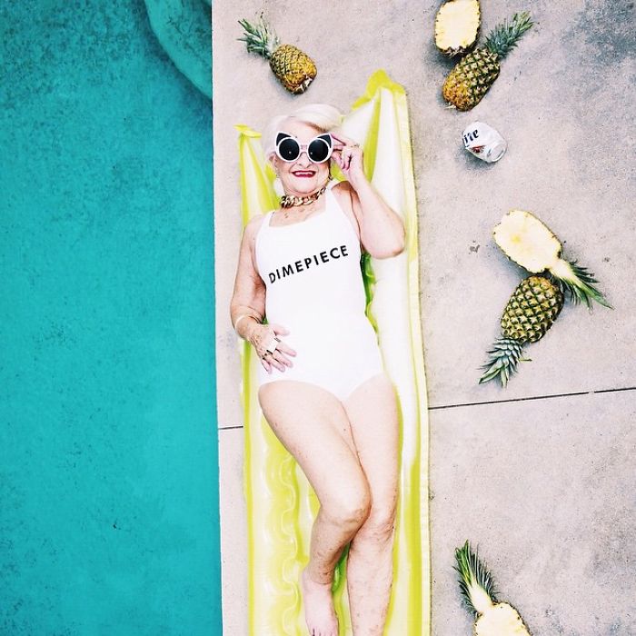 A vagány nagyi visszatért és vagányabb, mint valaha