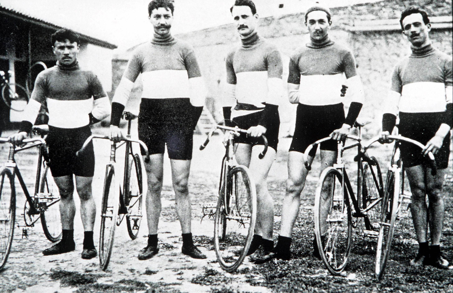 Nézd meg, milyen ruhákban versenyeztek az olimpikonok régen!