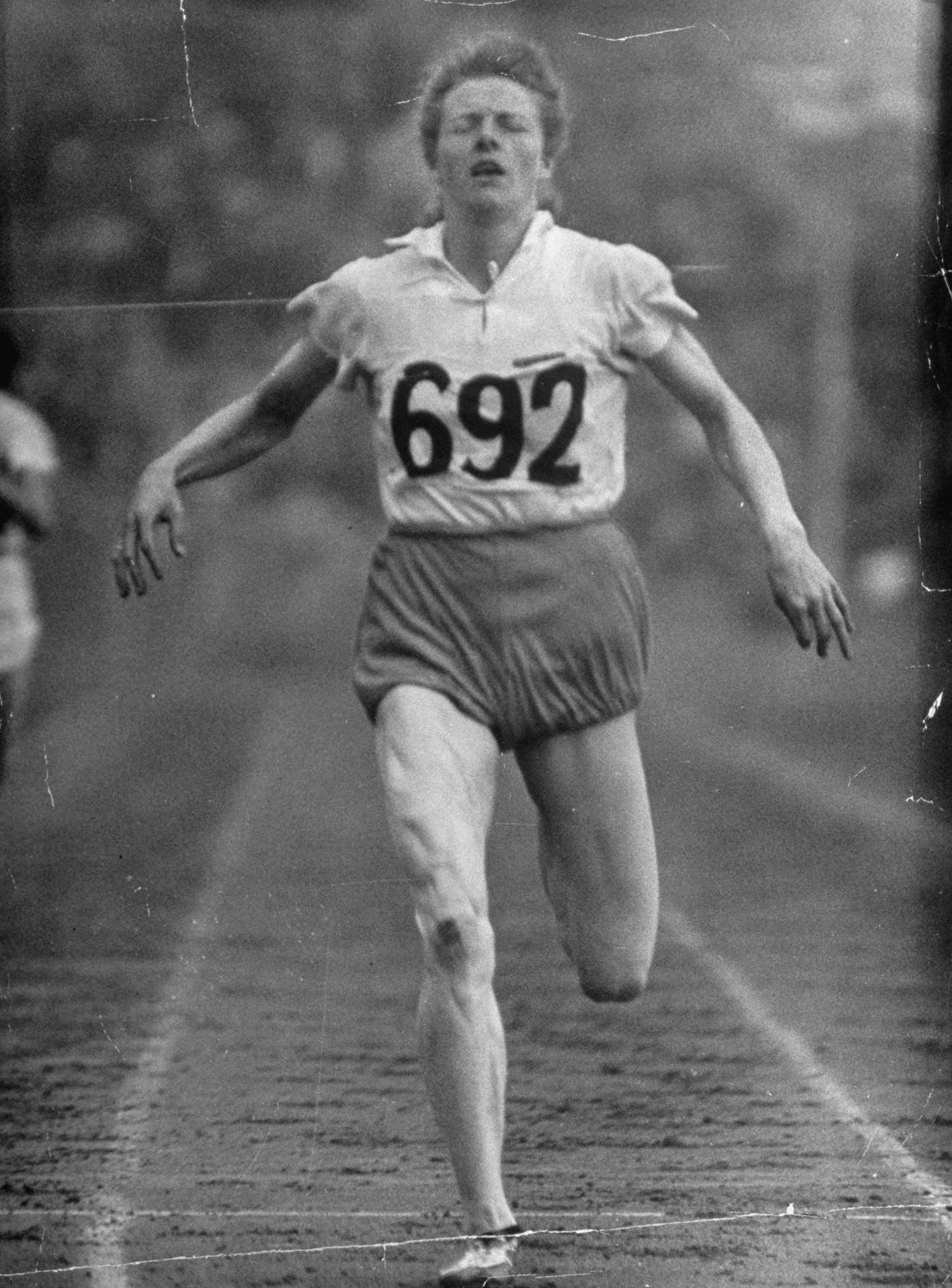 Nézd meg, milyen ruhákban versenyeztek az olimpikonok régen!