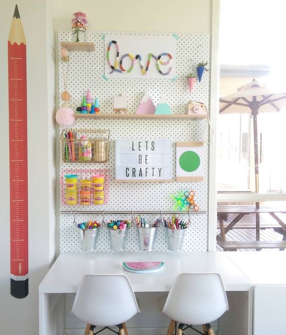 Tanévkezdés: így alakíts ki írósarkot a gyerekszobában!