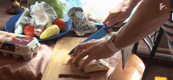 Lagzi Lajcsi zsírral fogyasztja Molnár Anikót