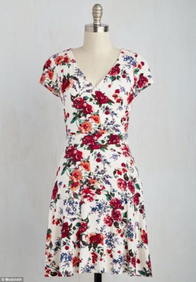 Szerinted ez a ruha túl fehér egy esküvőre?