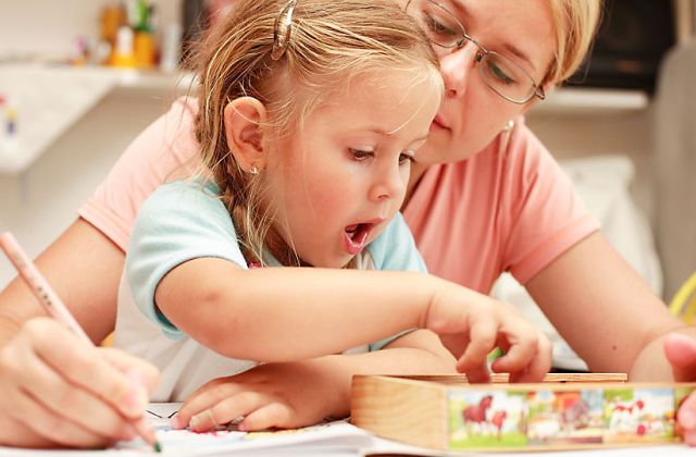 Tanuljunk, de hogyan?! – Szülők leckeírás közben Tanuljunk, de hogyan?! – Szülők leckeírás közben